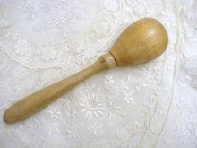 EGG SHAPE - LONG HANDLE - SOCK DARNER