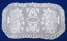 HAND CROCHEY - FILET LACE - TABLE TOPPER