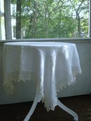 LOVELY ANTIQUE HAND MADE LACE BORDER DAMASK