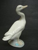 LOVELY LLADRO FIGURE - WHITE GOOSE