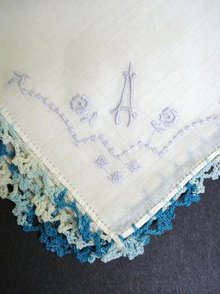 VINTAGE HANKIE EMBROIDERY MONOGRAM *A*