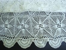 FINEST - HAND CROCHEY - LACE RUNNER
