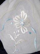 HANKIE - SILK EMBROIDERY - WHITE FLOWER