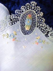 HAND MADE EMBROIDERY & LACE - HANKIE