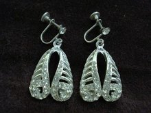 LOVELY RHINESTONE SCREWBACK EARRINGS