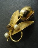 LOVELY FIGURAL BROOCH - GOLDEN TULIP