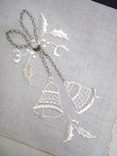 PRETTY VINTAGE EMBROIDERED HANKIE