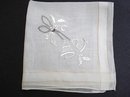 PRETTY VINTAGE EMBROIDERED HANKIE