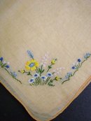 CHARMING VINTAGE HANKIE-FLORAL EMBROIDERY