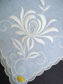VINTAGE HANKIE-EXQUISITE FLORAL EMBROIDERY