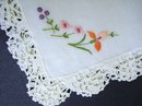 PRETTY LACE & EMBROIDERY HANKIE