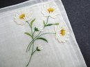 HANKIE - EMBROIDERY & APPLIQUE - DAISIES