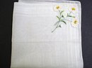 HANKIE - EMBROIDERY & APPLIQUE - DAISIES