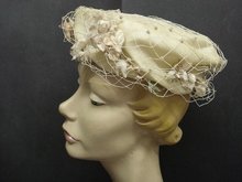 LOVELY 1940's FLORAL LADIES HAT