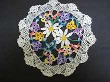 UNIQUE VERY PRETTY FIGURAL LACE DOILY