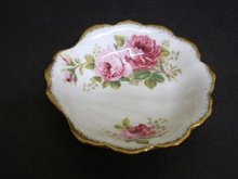 ROYAL ALBERT SHELL DISH - AMERICAN BEAUTY