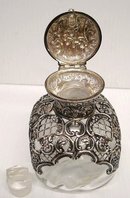 MUSEUM QUALITY VICTORIAN PERFUME BOTTLE