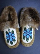 NATIVE AMERICAN BEADED CHILD's MOCCASINS