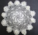VINTAGE LACE DOILY - FIGURAL WHITE ROSES