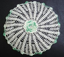 VINTAGE LACE DOILY - FIGURAL ROSE