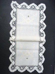 BEAUTIFUL ANTIQUE RUNNER - EMBROIDERY/LACE