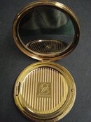 GORGEOUS STRATTON COMPACT