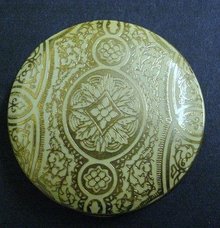 VINTAGE NEVER USED TOOLED LEATHER COMPACT