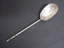 BEAUTIFUL MOTHER-of-PEARL SERVING SPOON