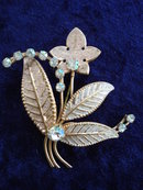 Brooch Rhinestones Pink/Gold Tone Flower