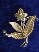 Brooch Rhinestones Pink/Gold Tone Flower