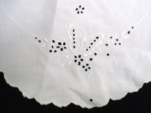 Oval MADEIRA CENTREPIECE Floral Embroidery