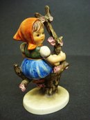 Beautiful Hummel Figurine - APPLE TREE GIRL
