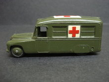 DINKY TOYS VINTAGE DAIMLER ARMY AMBULANCE
