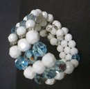 BRACELET MILK GLASS / BLUE CRYSTAL BEADS
