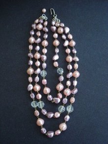 VINTAGE BEAD NECKLACE 3 STRAND