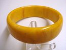Fantastic Vintage Mottled Apricot BRACELET