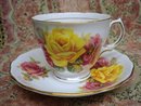 ROYAL VALE TEACUP SET 3 ROSES