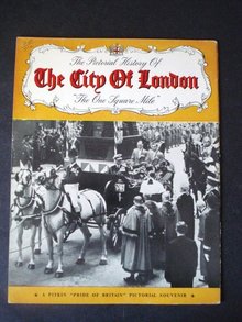 Book Pictorial History of London England
