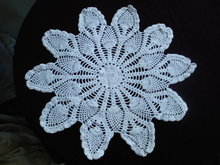 Beautiful Lace Centrepiece Pineapple Pattern