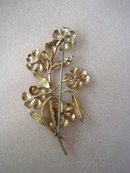 Charming Flral Brooch or Pin