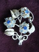 Lovely Floral Brooch Silver Tone