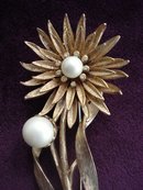 Gold Tone Brooch Large Flower