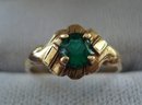 10k Gold Ring Emerald Green colour Stone