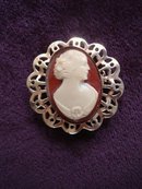 Very Pretty Bakelite Cameo Brooch Fantastic Detail
