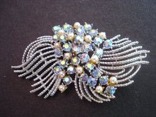Brooch Rhinestone Pearls