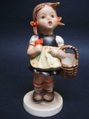 Hummel Figurine The Shopper 98