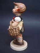 Hummel Figurine The Shopper 98