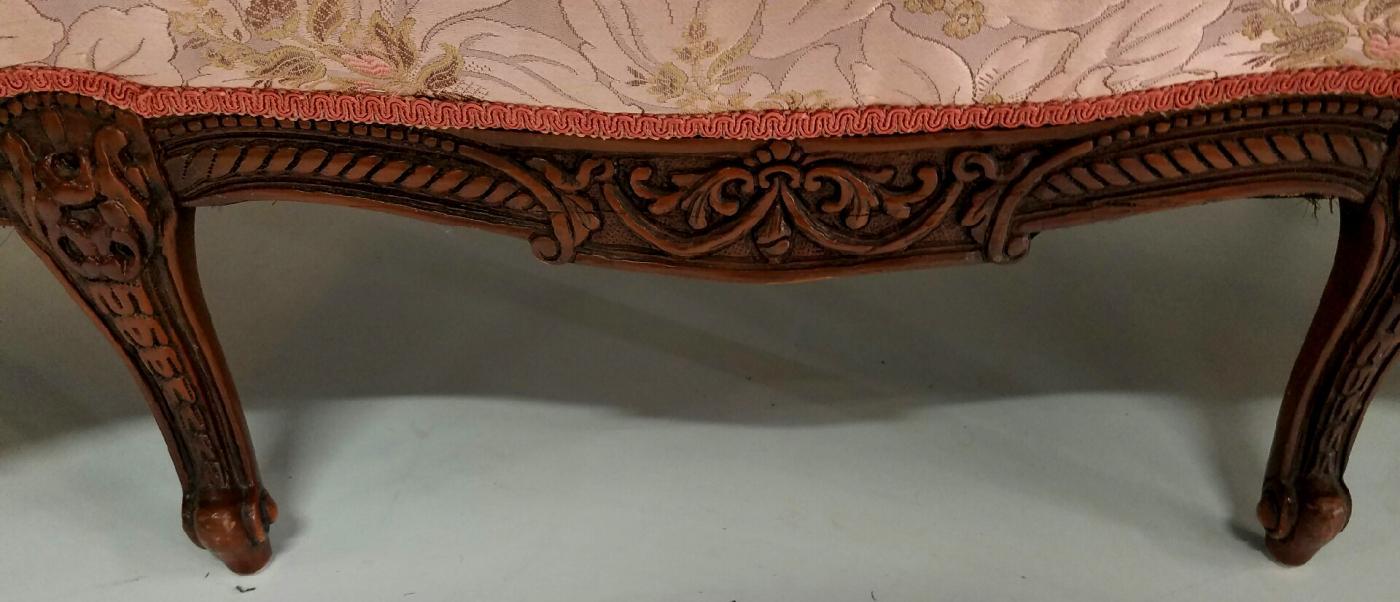 19536 French Victorian Shapely Carved Sofa