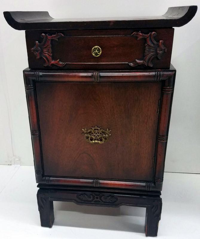 19531 Pair of Mahogany Oriental Nightstands / Night tables