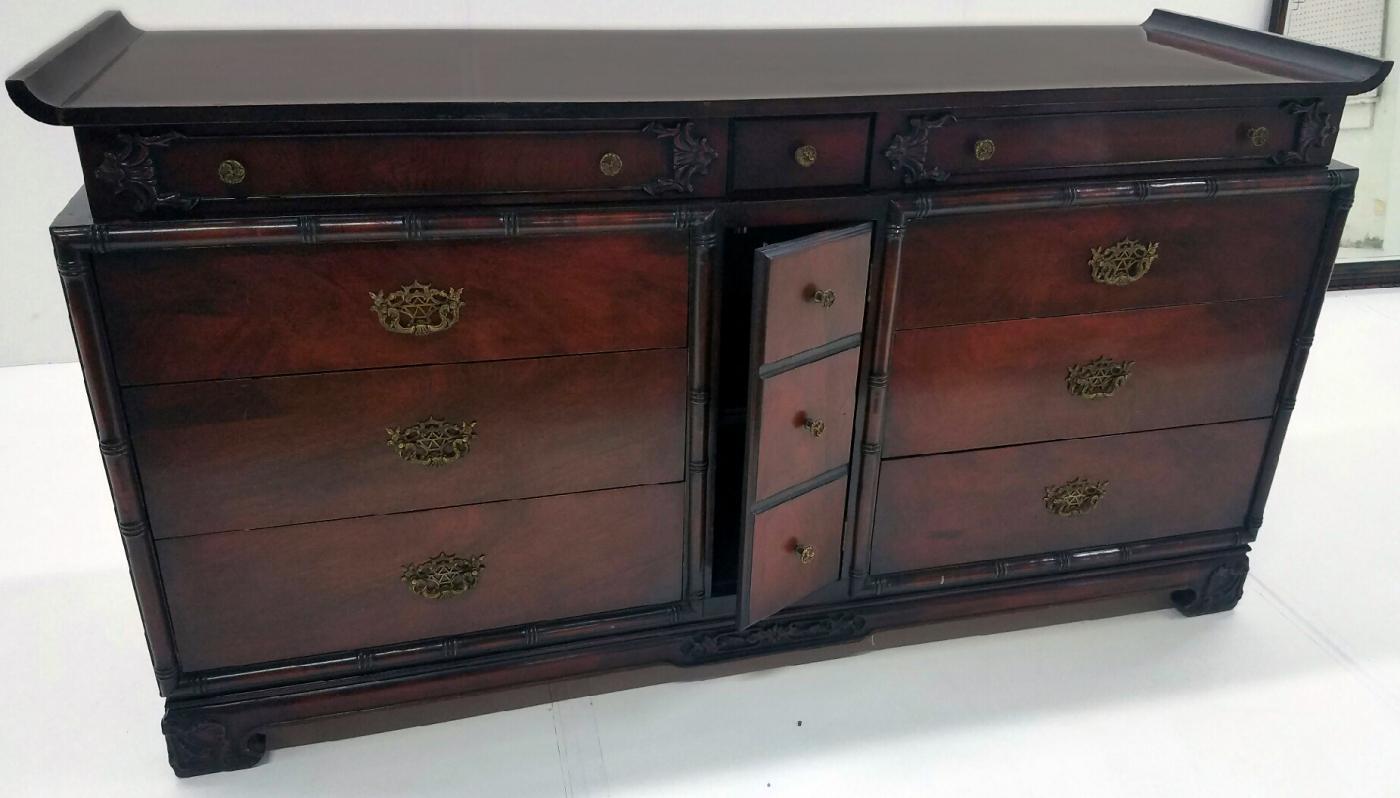 19529 Mahogany large Chest with Mirror